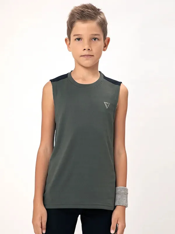 Boys Colorblock Slim Fit Crew Neck T-shirt with TECHNO COOL 