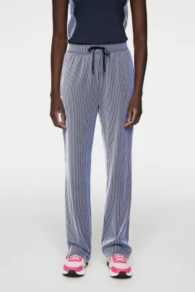 Nelly Pant